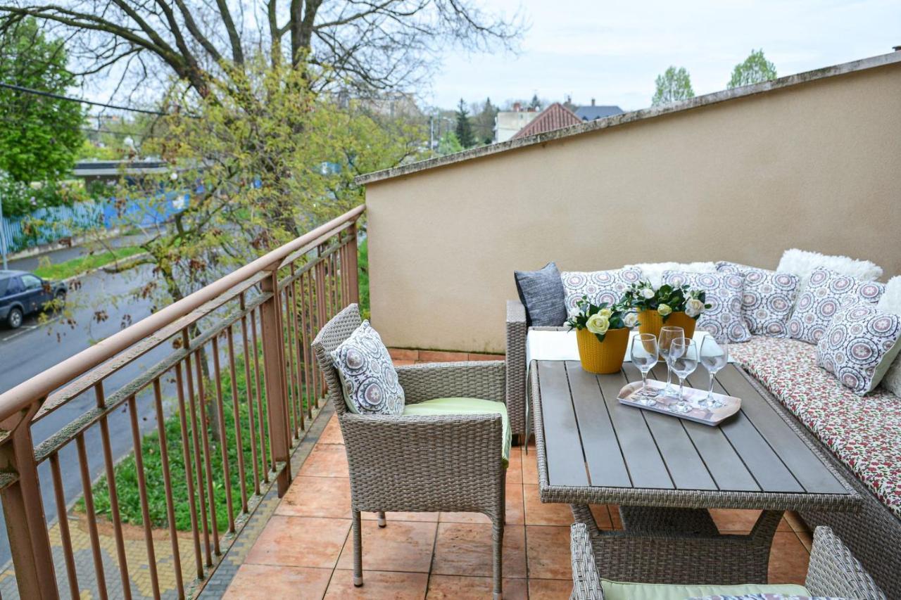 Unicum Apartman Hajduszoboszlo Exterior photo